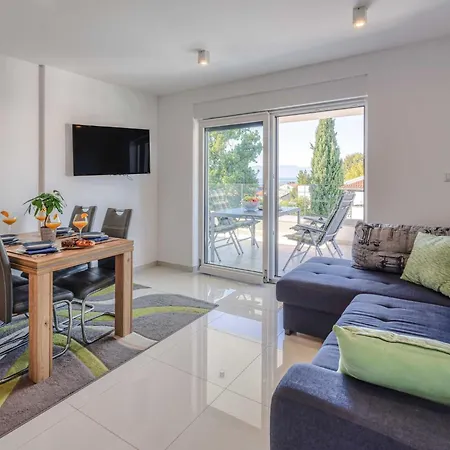 Isabella By Interhome * Njivice