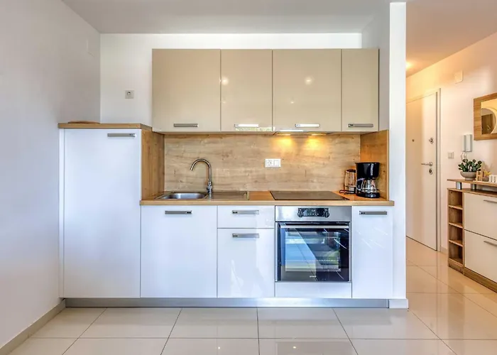 Isabella By Interhome Njivice