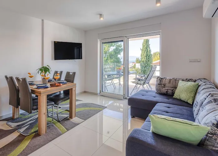 Isabella By Interhome * Njivice