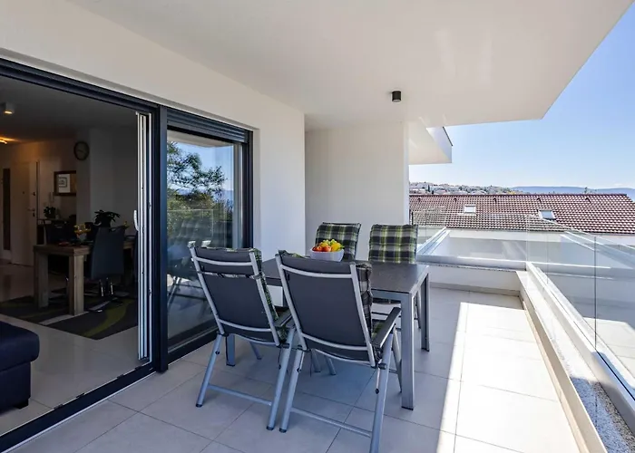 Apartment Isabella By Interhome Njivice